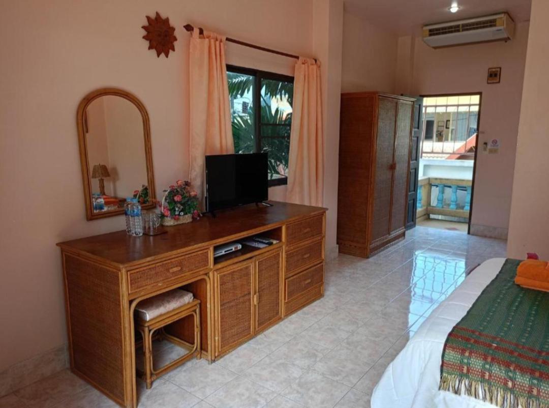Patong Sunbeach Mansion Екстериор снимка