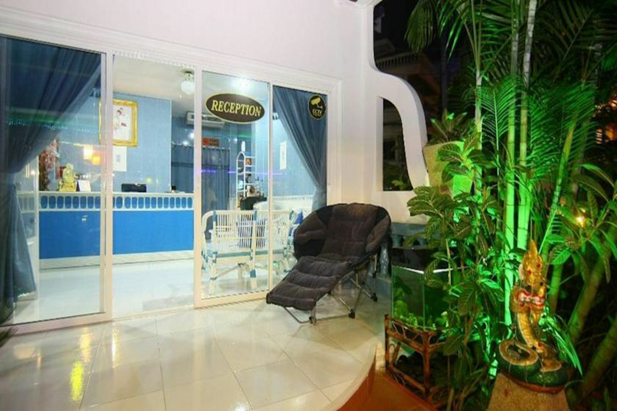 Patong Sunbeach Mansion Екстериор снимка