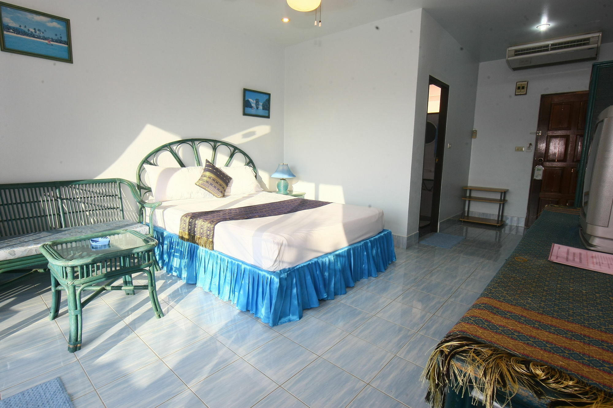 Patong Sunbeach Mansion Екстериор снимка